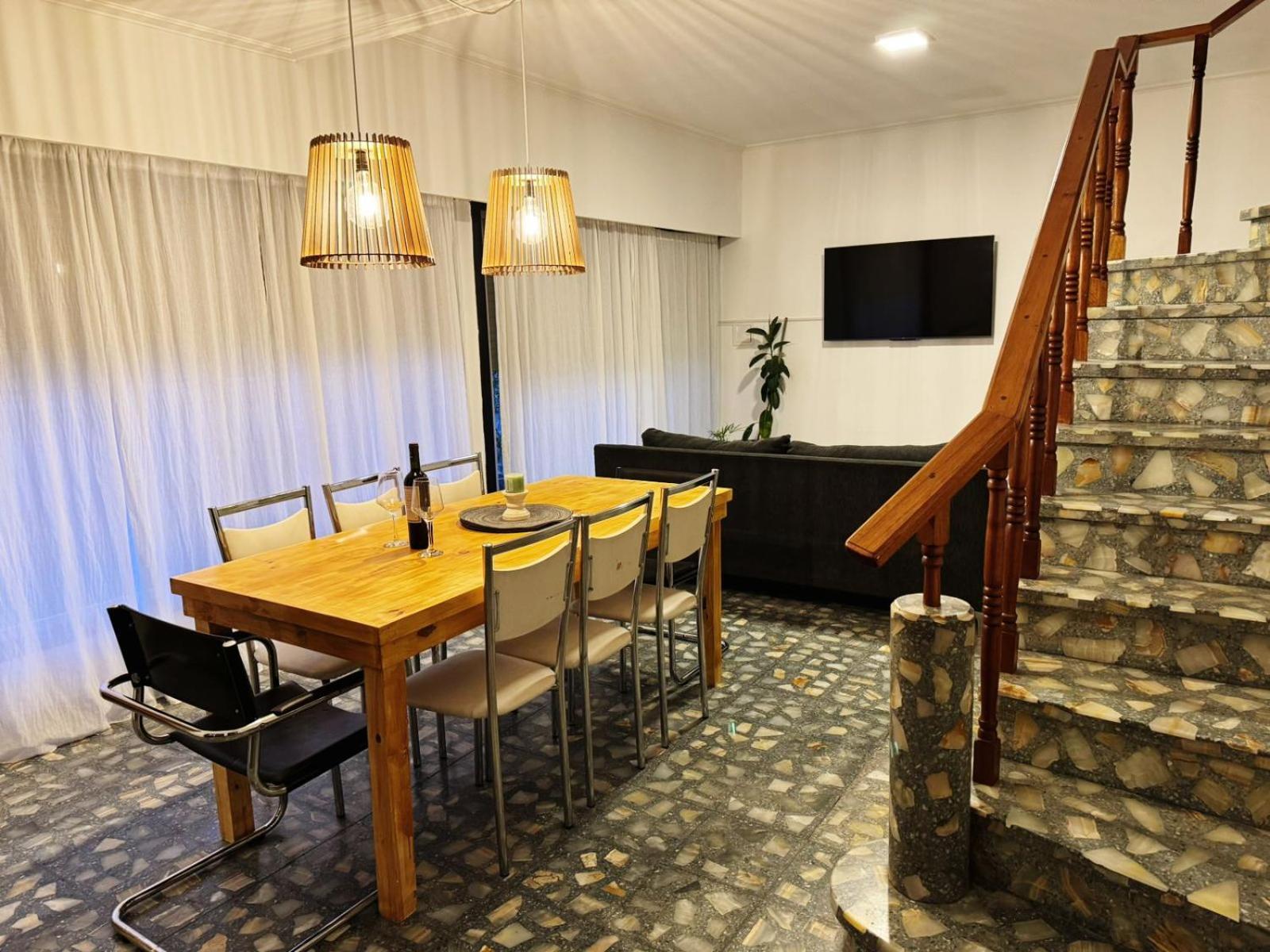 Casa Zona Residencial , Pileta, Garage Doble Y Quincho Con Parrilla Holiday home